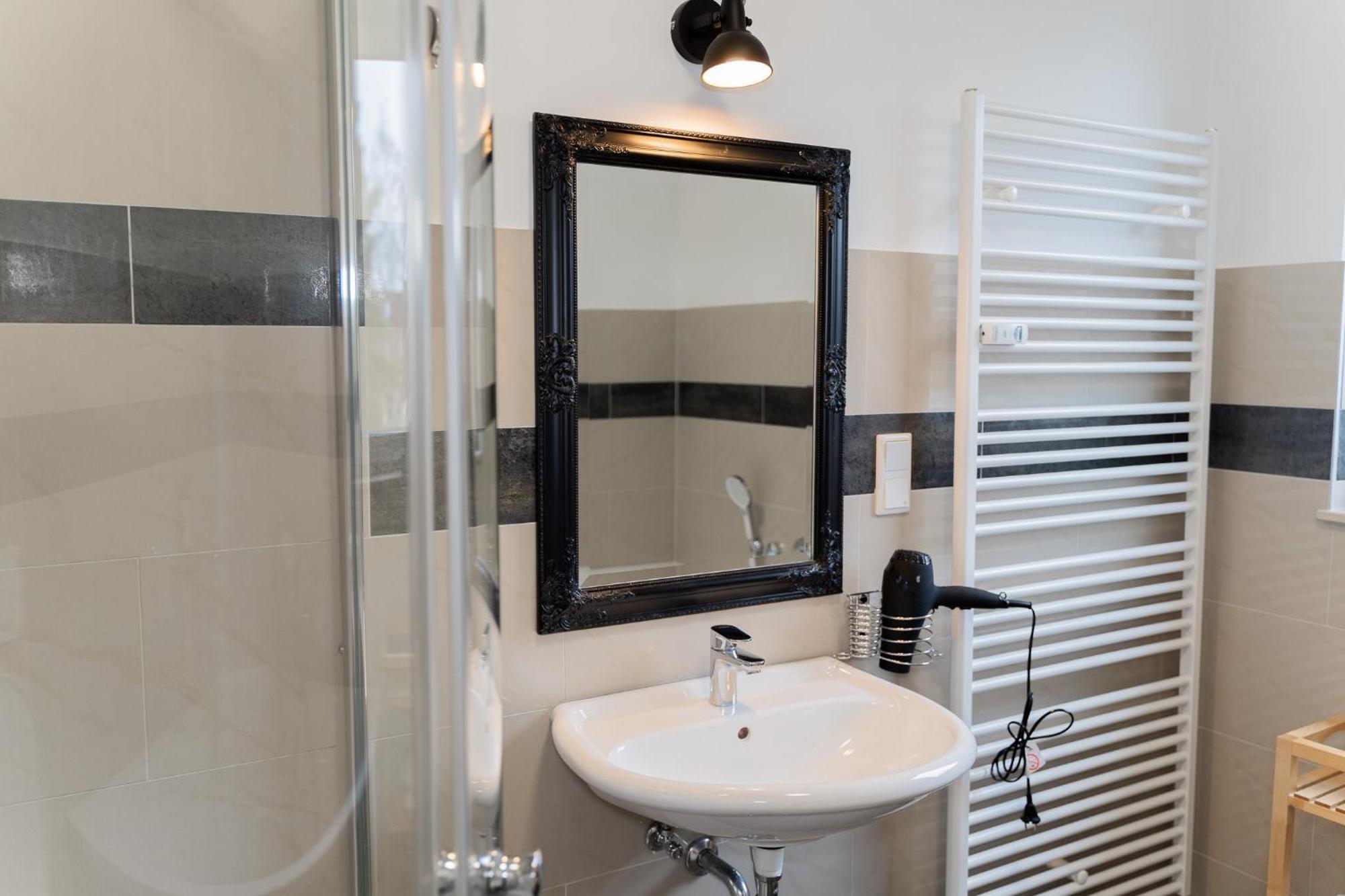 Moderne Apartments City Stadtnah -Junik Apartments Дуйсбург Стая снимка