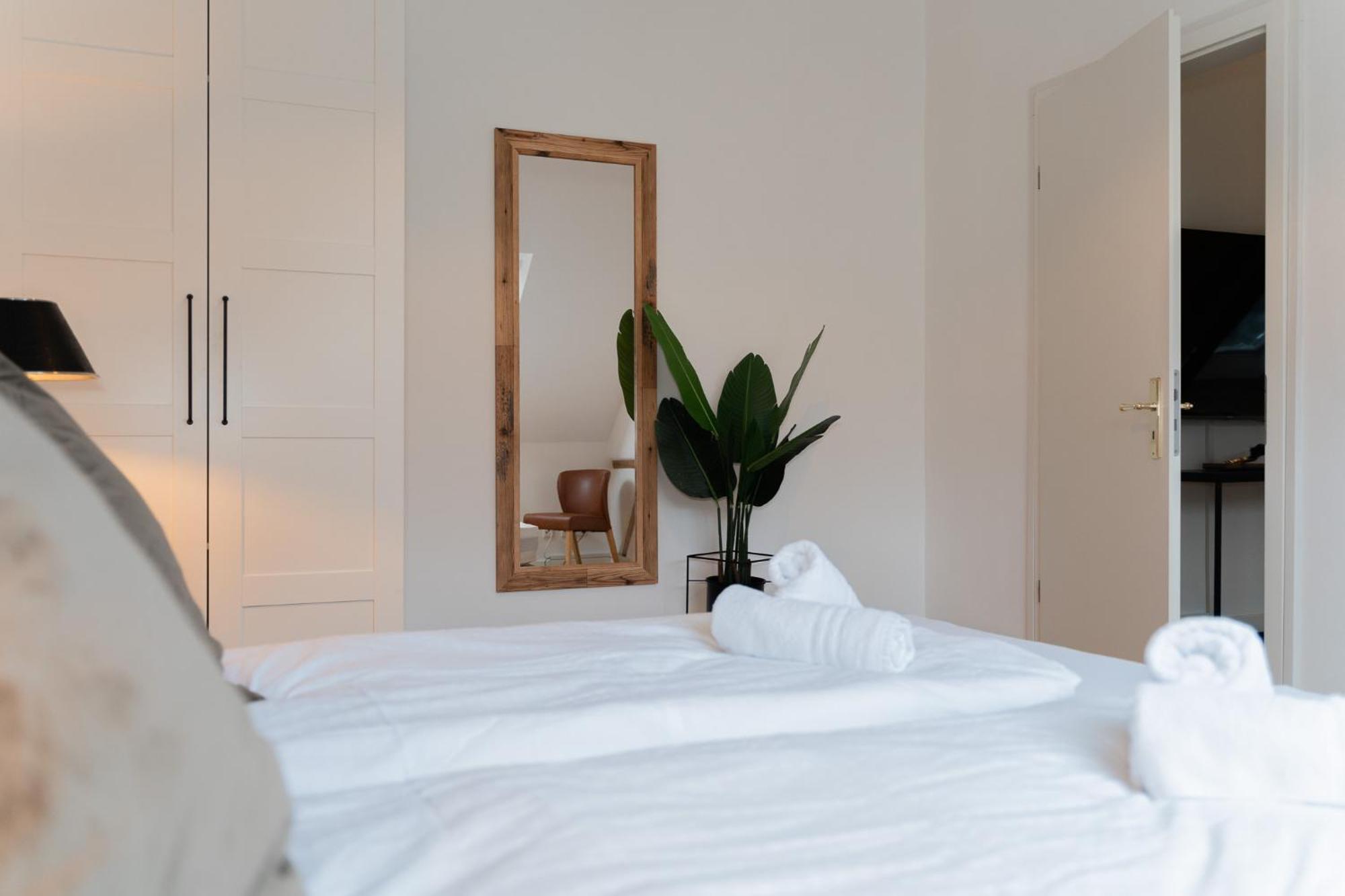 Moderne Apartments City Stadtnah -Junik Apartments Дуйсбург Стая снимка